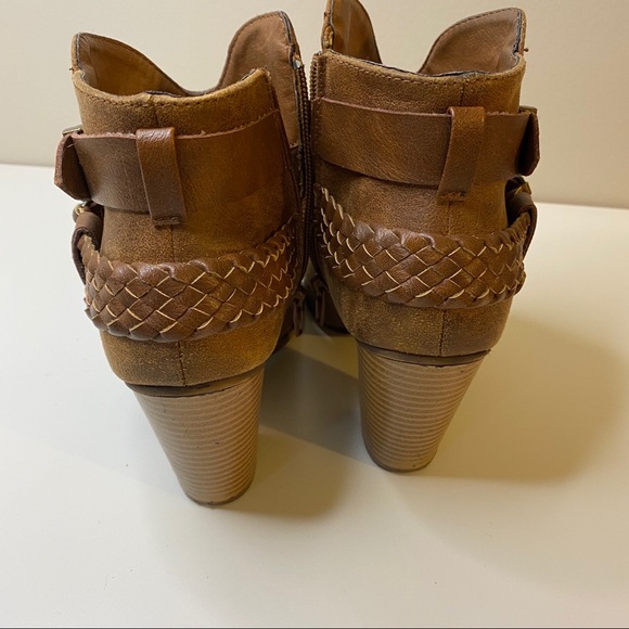 🚫SOLD🚫 XOXO heeled booties - Picture 2 of 5